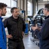 Le responsable et les techniciens lors du point quotidien